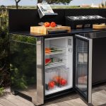 Inox/Fekete színű kültéri konyhaelem hűtőszekrénnyel